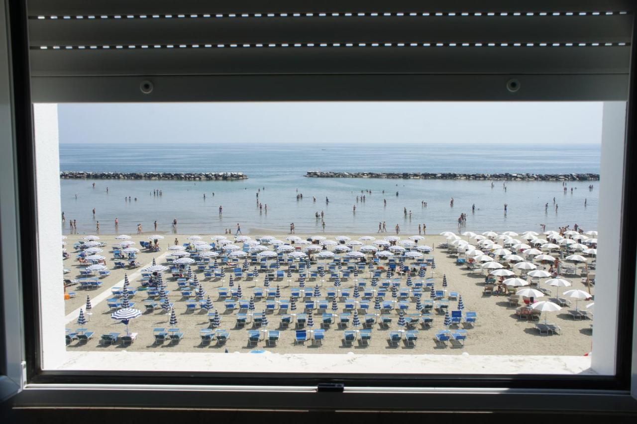 Hotel Marco Lido Di Savio Exterior foto